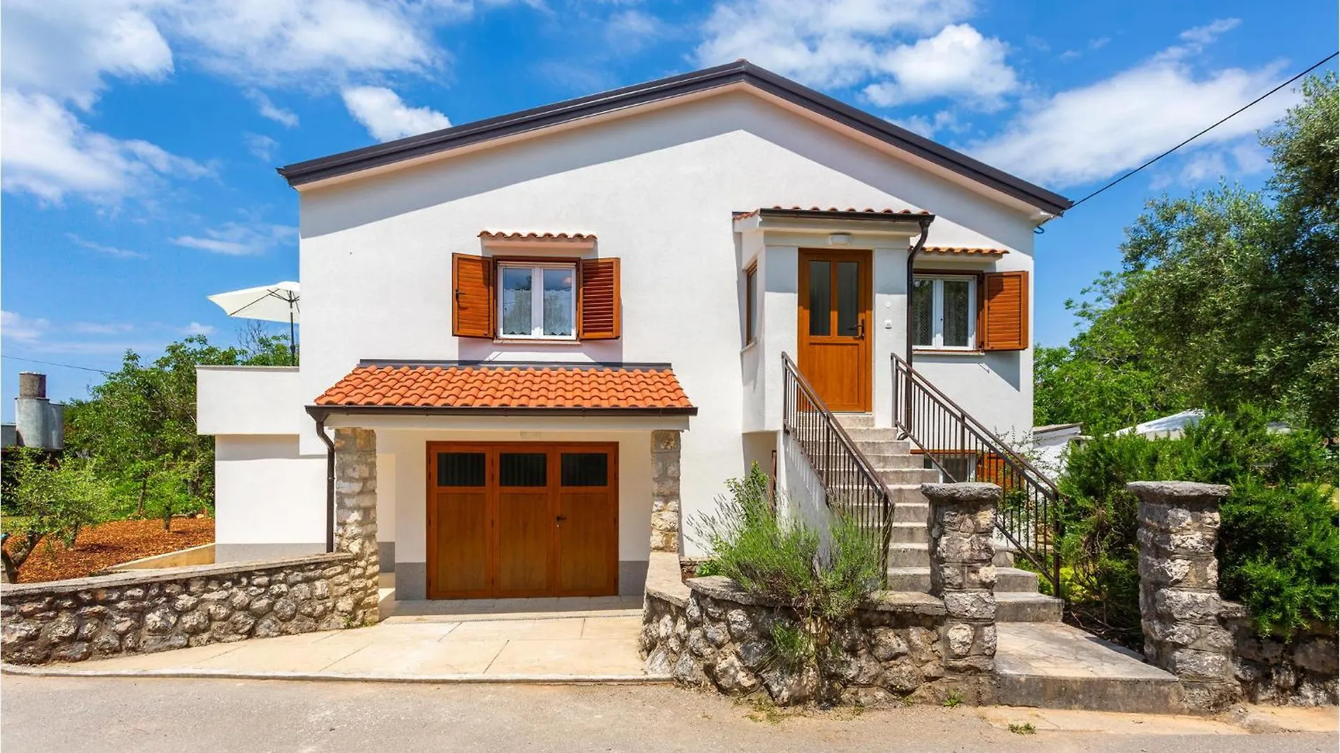 Gorgeous Home In Kras With House A Panoramic View Сasa de vacaciones