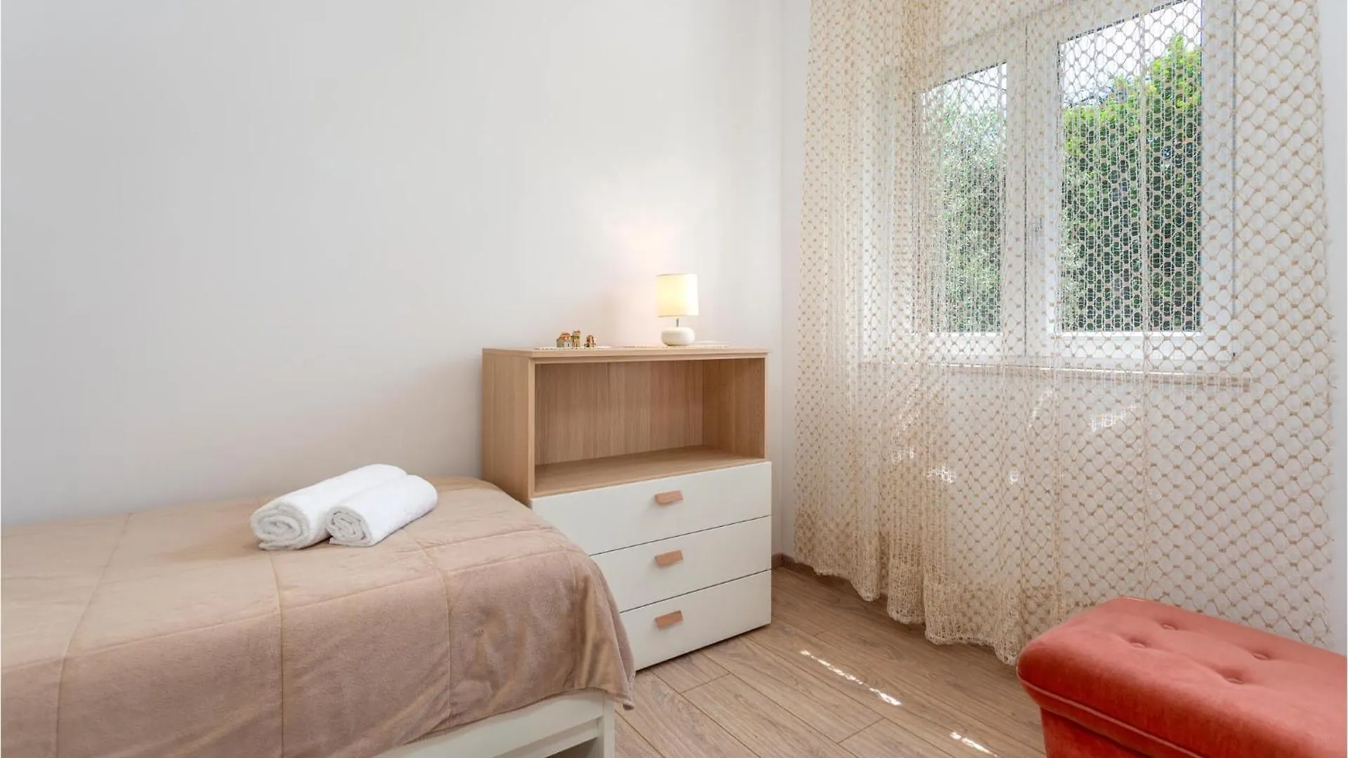 Сasa de vacaciones Gorgeous Home In Kras With House A Panoramic View